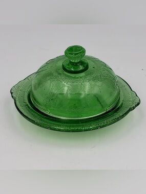 Vintage Green Depression Glass Mini Dish W/ Lid Doll Size Cake Dish 4”W
